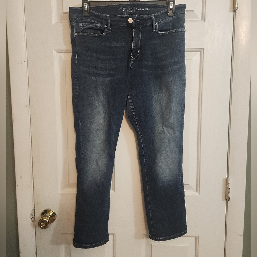 Signature by Levi Strauss Blue Modern Jeans with Vintage Wash